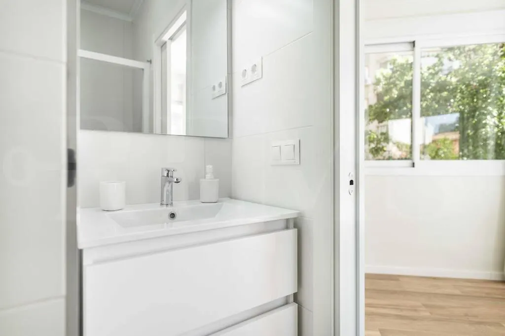 Functional And Sunny Apartment Near La Union By Rems Malaga